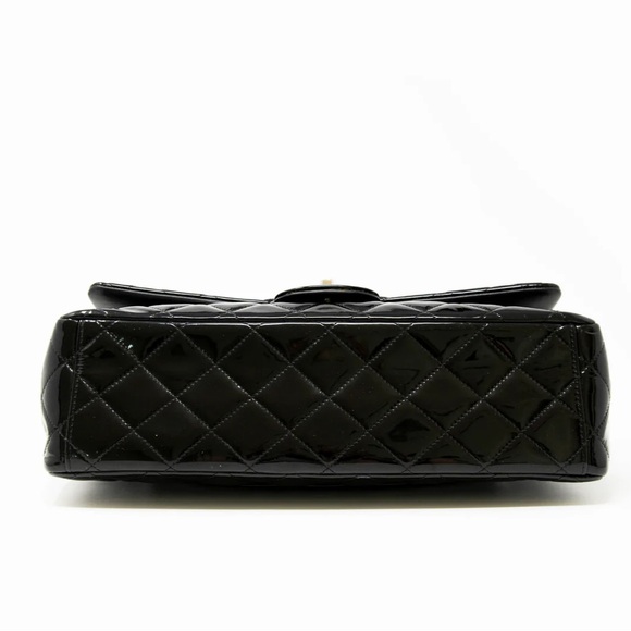 Chanel Black Maxi Classic Flap - Picture 5 of 16